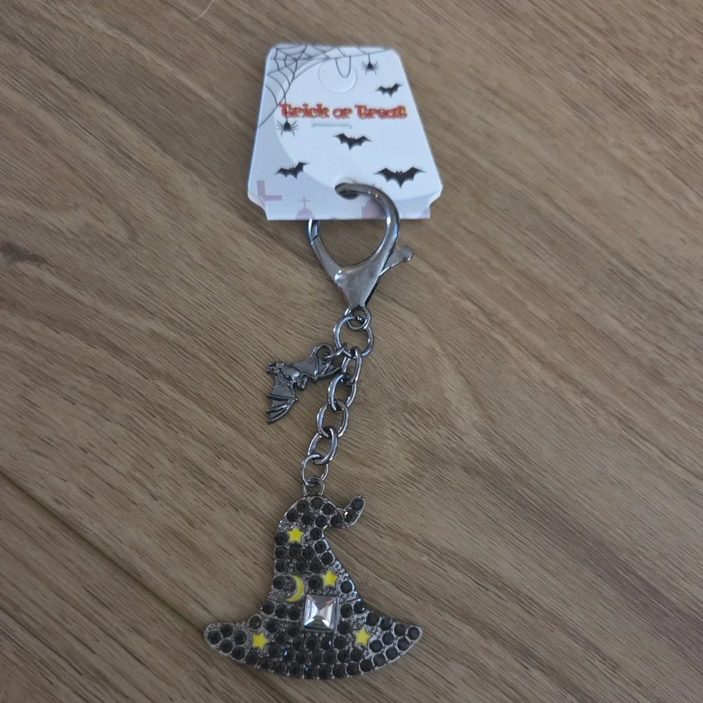 Halloween Witch Hat Keychain‎ Sparkly Rhinestone Bat Trick or Treat